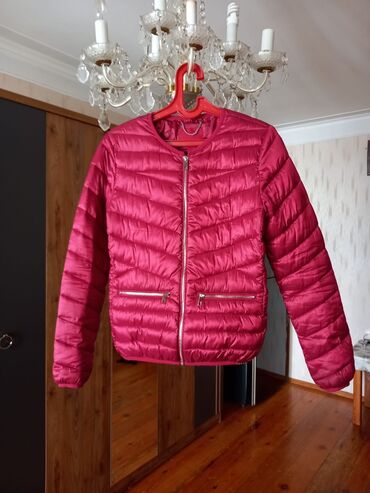 bir qadin 370: Женская куртка цвет - Красный