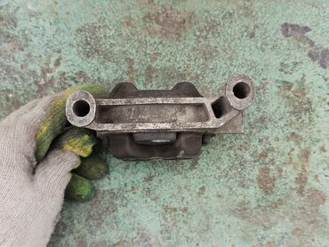 Подушки коробки передач: Подушка коробки передач Audi 1990 г., Б/у, Оригинал, Германия — 9