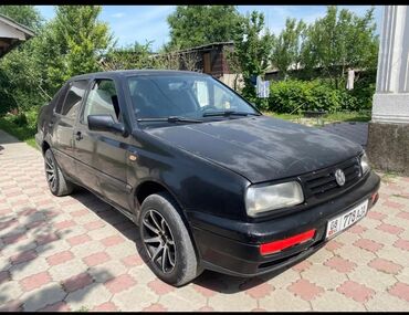 Volkswagen: Volkswagen Vento: 1997 г., 1.8 л, Механика, Бензин, Седан