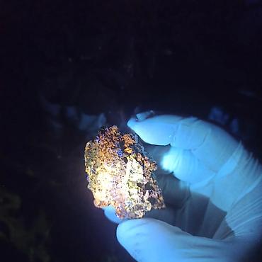 Digər kolleksiyalar: UV Parlayan Təbii Daş Satılır – Kolleksiya üçün Nadir Kristal 💎 — 11