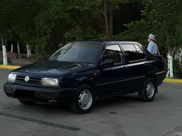 Volkswagen: Volkswagen Vento: 1993 г., 1.8 л, Механика, Бензин, Седан