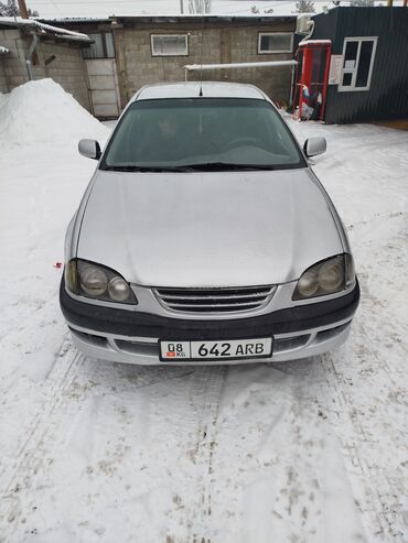 Toyota: Toyota Avensis: 1999 г., 1.6 л, Механика, Бензин, Седан