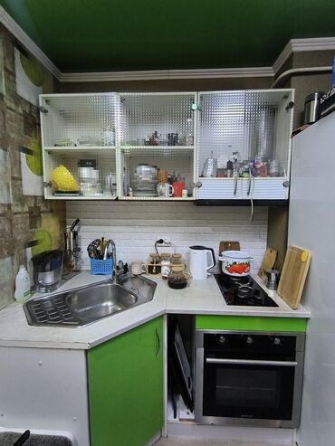 шкафы для кухни: Продаю шкафы на кухню подвесные 4шт+ пенал