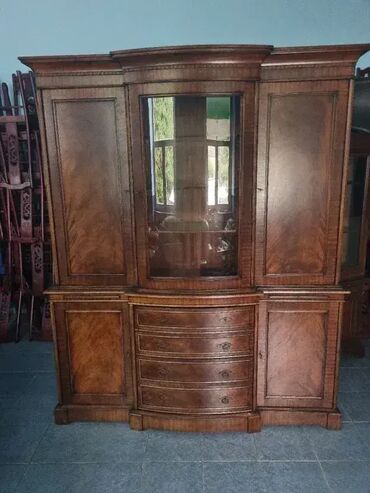 Stilske vitrine: Vitrina u odlicnom stanju. Izuzetno lepo ocuvana. Visina 220cm Sirina na lalafo.rs — 10 Stilske vitrine: Vitrina u odlicnom stanju. Izuzetno lepo ocuvana. Visina 220cm Sirina — 10