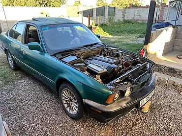 BMW 5 series: 1990 г., 2 л, Механика, Бензин, Седан
