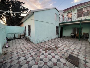 bakıxanovda satılan həyət evləri: Bakıxanov qəs. 3 otaqlı, 130 kv. m, Yeni təmirli