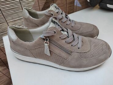 Sneakers & Athletic shoes: 40, color - Beige