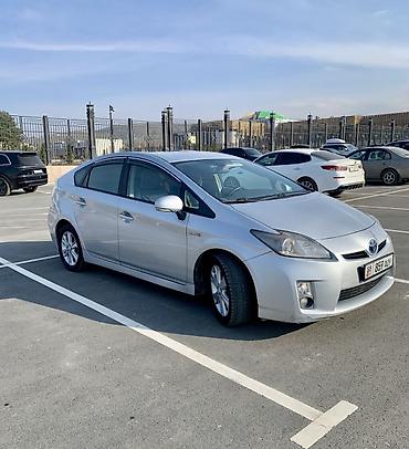 corolla 2004: Toyota Prius: 2010 г., 1.8 л, Гибрид, Хэтчбэк — 4