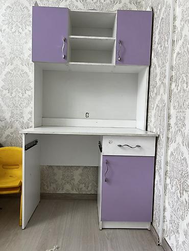 Компьютерный стол, Б/у, С полками