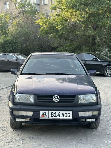 volkswagen scirocco: Volkswagen Vento: 1993 г., 2 л, Механика, Бензин, Седан