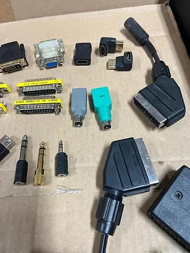 Druga oprema za računare i laptopove: Veliki lot raznovrsnih adaptera i konektora za audio, video i — 5