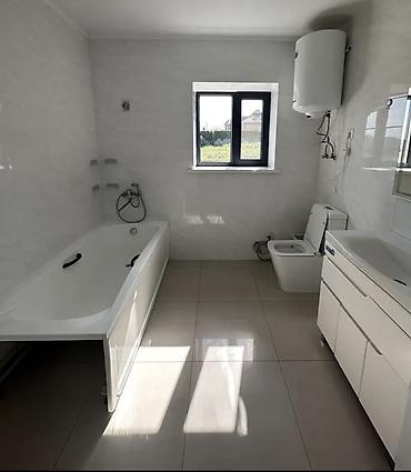 Долгосрочная аренда домов: 200 м², 6 комнат — 8