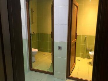 Ofislər: Gənclik metrosuna yaxın yol kənarı ümumi sahəsi 220 kv,m olan — 16