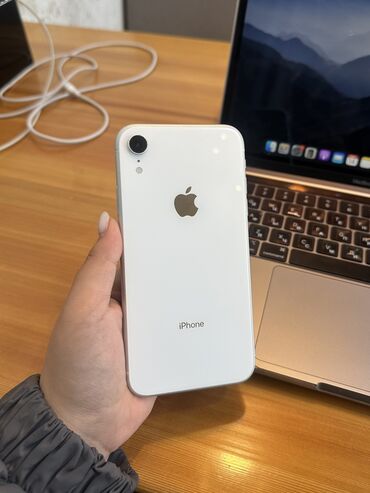 Apple iPhone: IPhone Xr, Б/у, 128 ГБ, Белый, 81 %