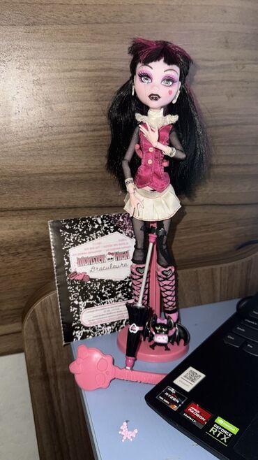 Heykəlciklər: Monster high Draculaura 2008 il Монстер хай Дракулаура 2008 года