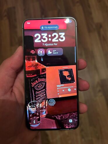 Herkese Salam Samsung Galaxy S24 8Ayin telefonudur qutusu adaptoru
