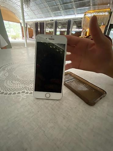 pc case: IPhone 7, Б/у, 128 ГБ, Серебристый, Чехол, 60 % — 4