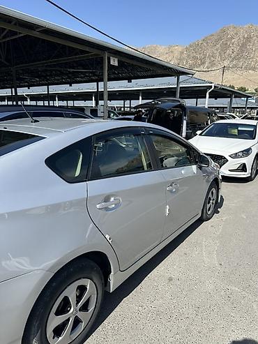Toyota: Toyota Prius: 2015 г., 1.8 л, Автомат, Гибрид, Хэтчбэк — 6
