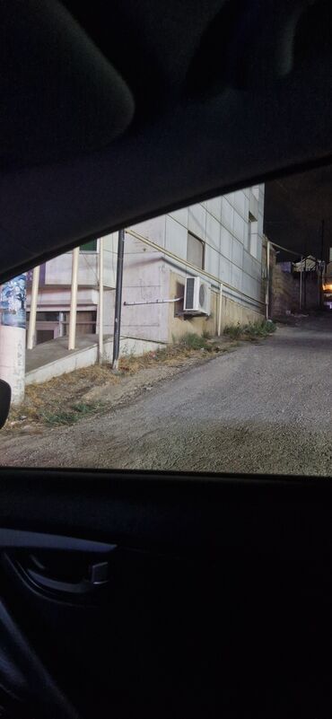 Ofislər: İcarəyə verilir----Masazırda yol kənarında 3 mərtəbəli +açıq mansarlı — 5