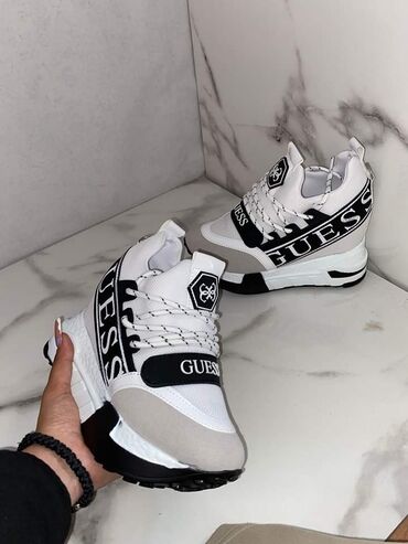Women's Sneakers and athletic shoes: 40 — 6