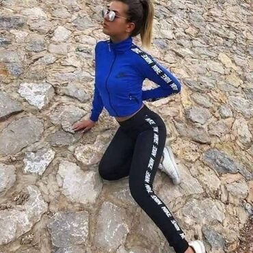 Gornji i donji deo: Komplet trenerka mokra likra dostupna: S M L XL XXL. Cena 3200 dinara — 7