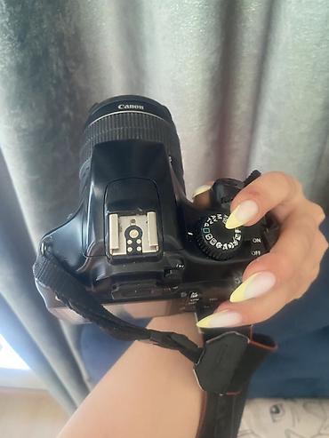 canon eos 1100d: Canon EOS 1100D DSLR fotoaparat - Linza: Canon Zoom Lens EF‑S 18‑55mm — 2