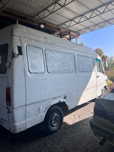кабина на юмз трактор: LDV : 1989 г., 2.9 л, Механика, Дизель, Бус