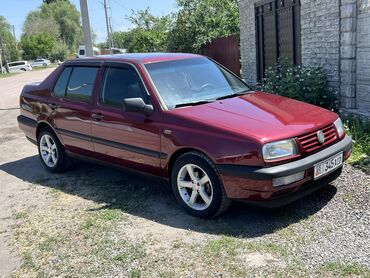 Volkswagen: Volkswagen Vento: 1992 г., 1.8 л, Механика, Бензин, Седан