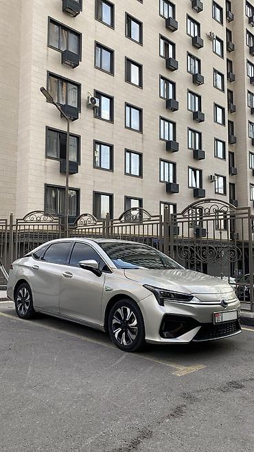 xpeng g3: Aion S — электрический седан серебристого цвета. запах хода 460 км — 5