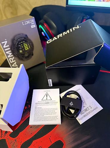 Garmin Instinct 3 — прочные GPS‑смарт-часы с AMOLED-экраном - Яркий