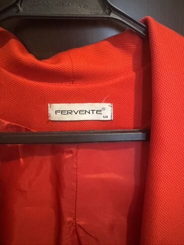 дождевик купить в баку: Fervente qadın jaketi - Rəng: parlaq qırmızı - Ölçü: 40 (etiketdə