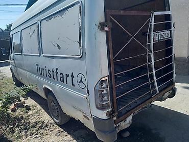 Коммерческий транспорт: Mercedes-Benz Sprinter (длинная база, высокий потолок) — 3