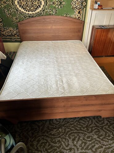 кровать двуспалка: Продаю кровать двуспальную с матрацем Кровать двуспальная 200х150 см