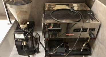 пищевые оборудование: Продаю комплект для бара Кофе машина Кофемолка Холдеры Питчеры Темпер