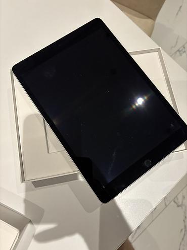 en ucuz ipad: Apple iPad planşet - Rəng: Gümüş (Silver) - Ekran: 10.2" Retina — 3