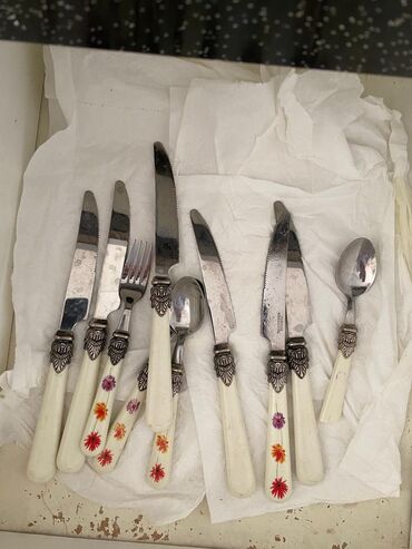 Uzunmüddətli kirayə mənzillər: Kristalin binasinda 13/3 mertebesinde 3 otaqli ev 550 azn evde bütun — 11