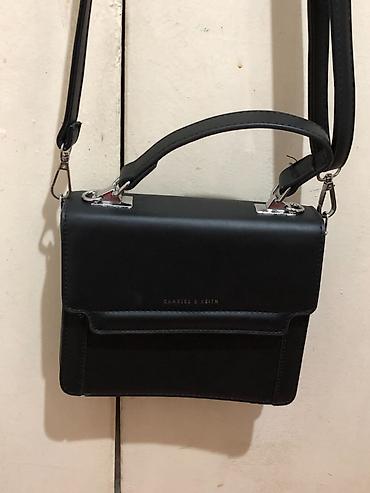 charles keith: Çiyin çantası, Charles & Keith, Yeni — 1