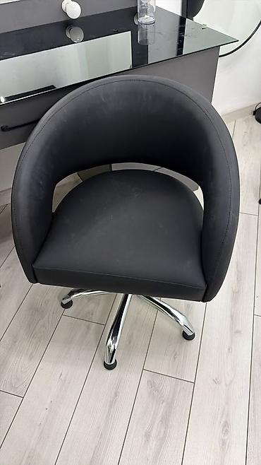 Salon, tibbi kreslolar: ✅tecili makiyaj kreslosu yenidi biri 60 AZN 2 eded var Yasamal*AFA — 1