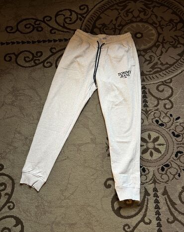 бордовые джинсы женские: Спортивный костюм M (EU 38), цвет - Белый
