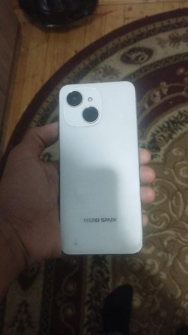 Mobil telefonlar: Tecno Spark, rəng - Ağ — 2