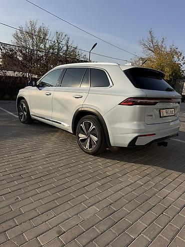 howo v7x: Geely Monjaro: 2022 г., 1.5 л, Автомат, Гибрид, Кроссовер — 4