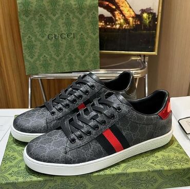 шлепанцы мужские: Куплю кроссовки гучи 40размер!