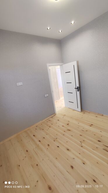 Həyət evləri və villaların satışı: Binə Sovxozda 160 marşurutunun son dayanacağına yaxın həyət evi üçün — 15