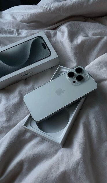 чехол на iphone xr: IPhone 15 Pro, Б/у, 256 ГБ, Natural Titanium, Зарядное устройство, Чехол, Кабель, 88 %