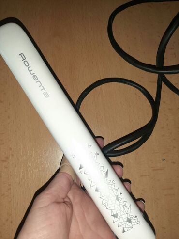 Prese za kosu: Rowenta SILVER SF1525,keramička,200C.
Odlično stanje — 10