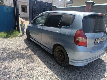 авто в рассрочку без первоначального взноса: Honda Fit: 2002 г., 1.3 л, Автомат, Бензин, Седан