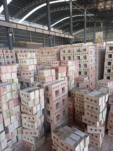 Огнеупорный кирпич: Кирпич шамотный перфорированный (огнеупорный) Описание: - Материал — 3