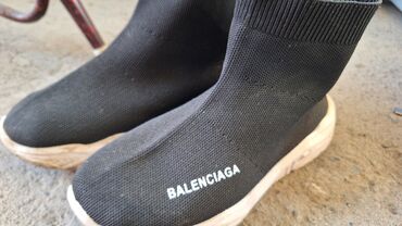 зимние обувь мужские: Обувь BALENCIAGA
37 размер 
женские