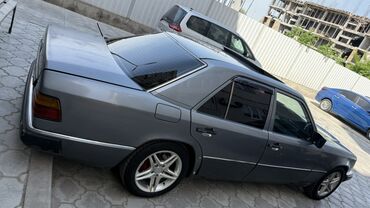 каропка мерседес 124: Mercedes-Benz W124: 1991 г., 2.3 л, Механика, Бензин, Седан