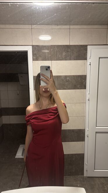 красивые платья на прокат в баку: S ve M bedenlere uyğundur